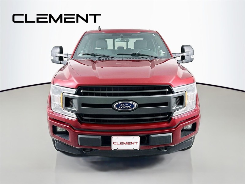 Ford F-150 Vehicle Full-screen Gallery Image 3