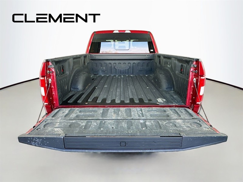 Ford F-150 Vehicle Full-screen Gallery Image 11