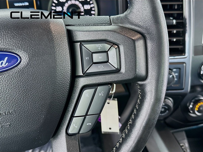 Ford F-150 Vehicle Full-screen Gallery Image 17