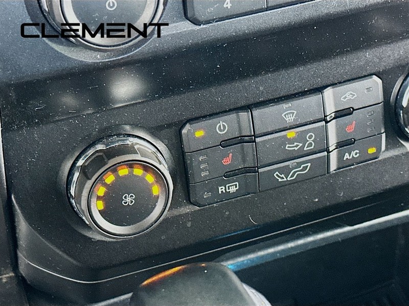 Ford F-150 Vehicle Full-screen Gallery Image 23