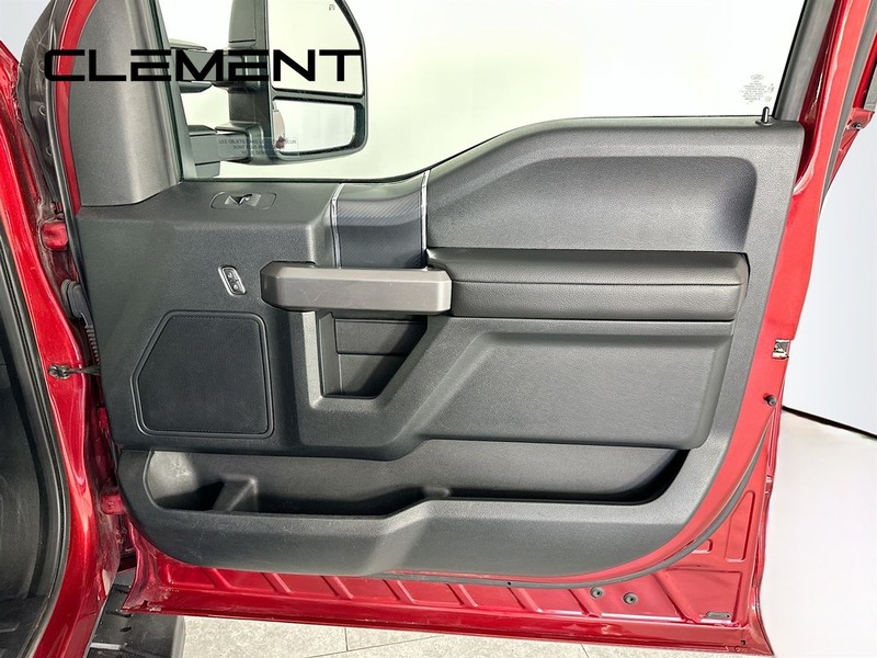 Ford F-150 Vehicle Full-screen Gallery Image 34