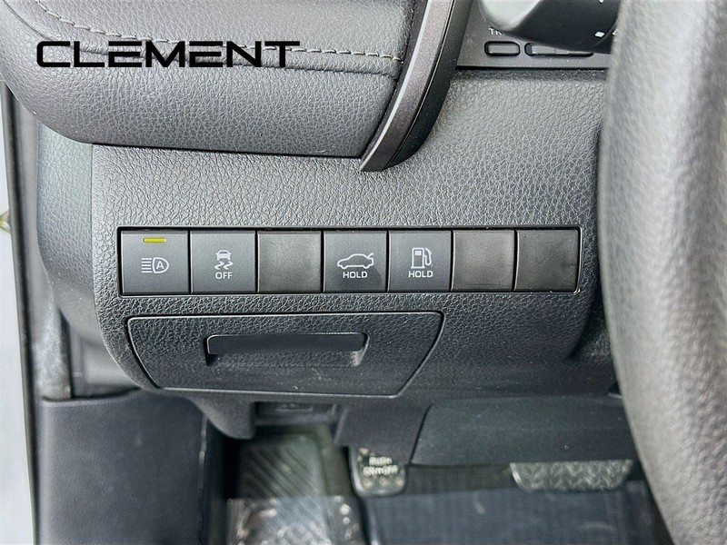 Toyota Camry Vehicle Full-screen Gallery Image 14