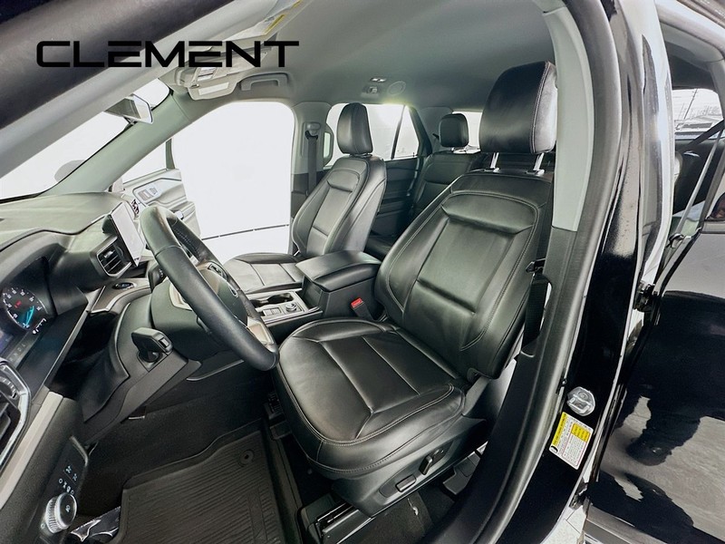 Ford Explorer Vehicle Full-screen Gallery Image 29