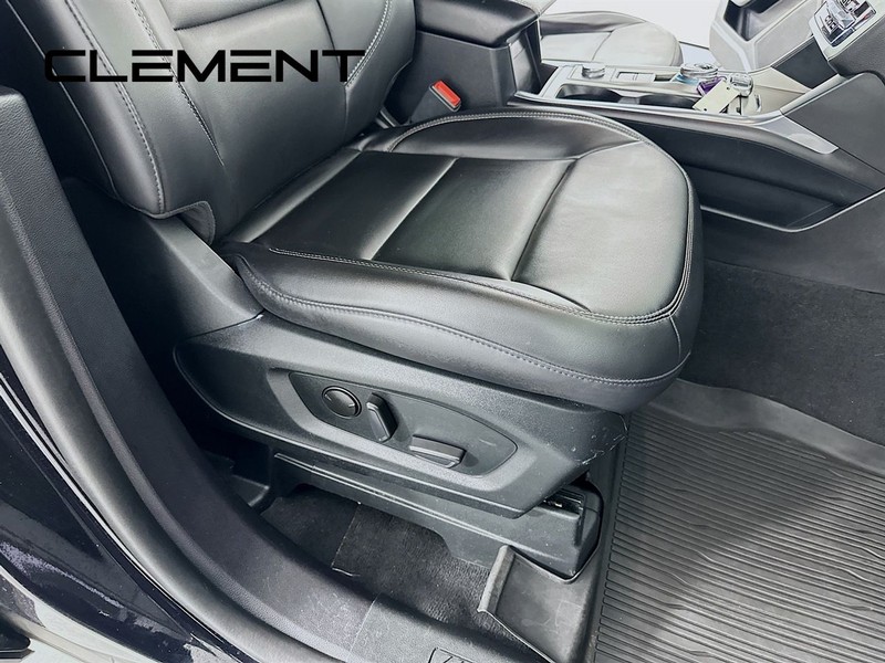 Ford Explorer Vehicle Full-screen Gallery Image 34