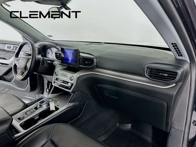 Ford Explorer Vehicle Full-screen Gallery Image 35