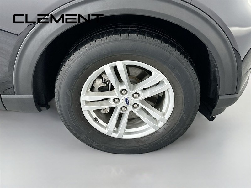 Ford Explorer Vehicle Full-screen Gallery Image 37