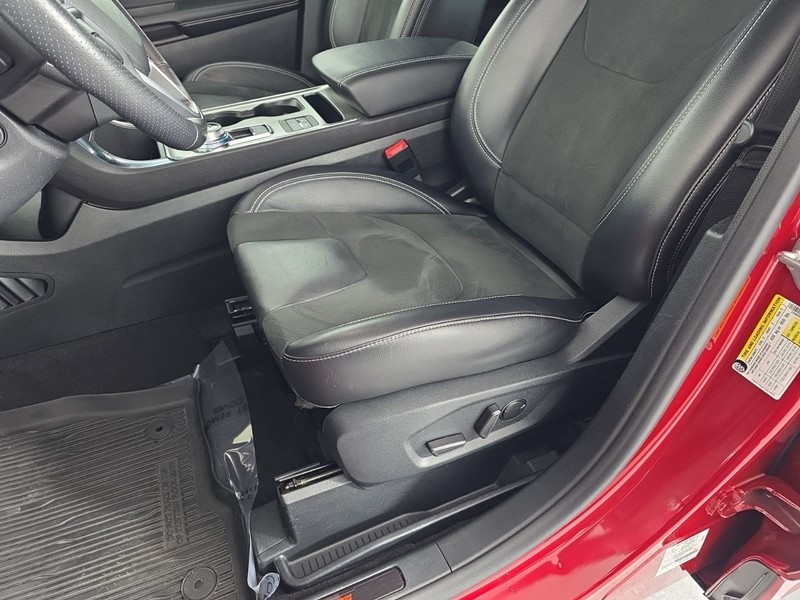 Ford Edge Vehicle Full-screen Gallery Image 24