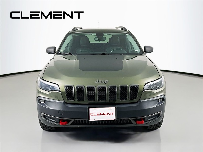 Jeep Cherokee Vehicle Full-screen Gallery Image 3