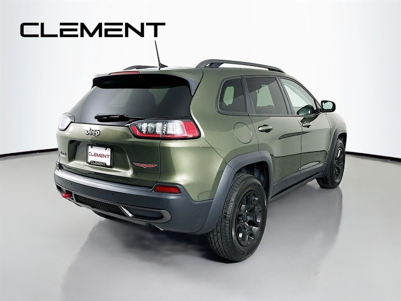 Jeep Cherokee Vehicle Full-screen Gallery Image 7