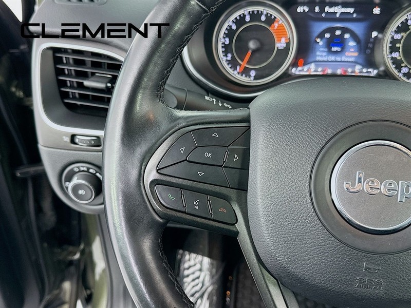 Jeep Cherokee Vehicle Full-screen Gallery Image 16