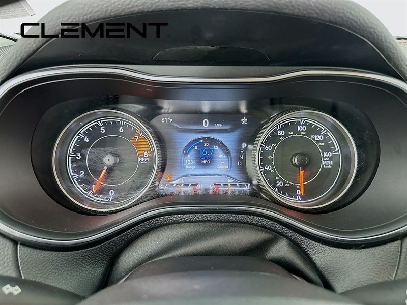 Jeep Cherokee Vehicle Full-screen Gallery Image 18