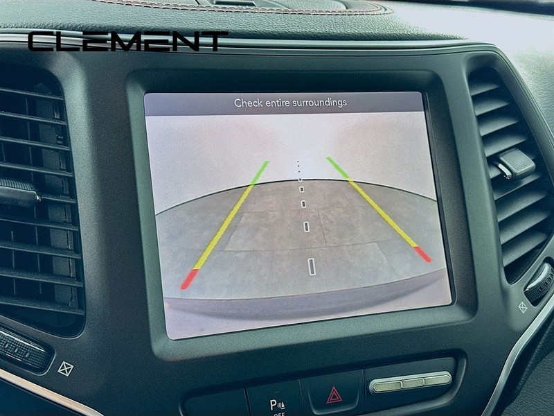 Jeep Cherokee Vehicle Full-screen Gallery Image 20