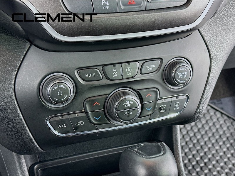 Jeep Cherokee Vehicle Full-screen Gallery Image 22