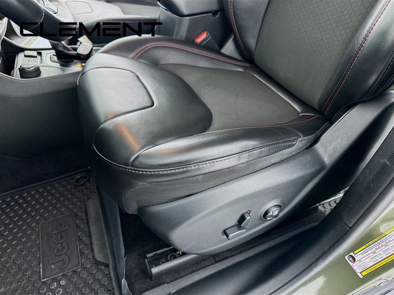 Jeep Cherokee Vehicle Full-screen Gallery Image 27