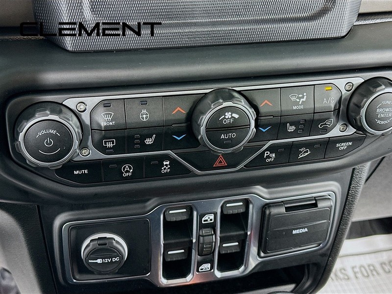 Jeep Wrangler Unlimited Vehicle Full-screen Gallery Image 22