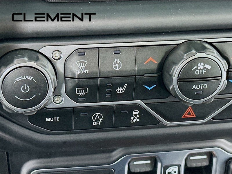Jeep Wrangler Unlimited Vehicle Full-screen Gallery Image 23