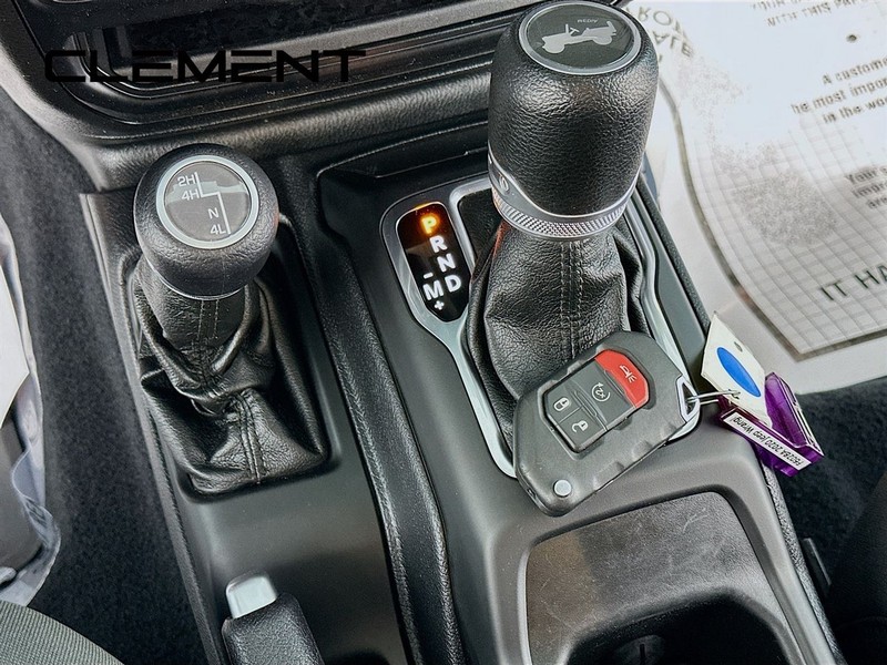 Jeep Wrangler Unlimited Vehicle Full-screen Gallery Image 24