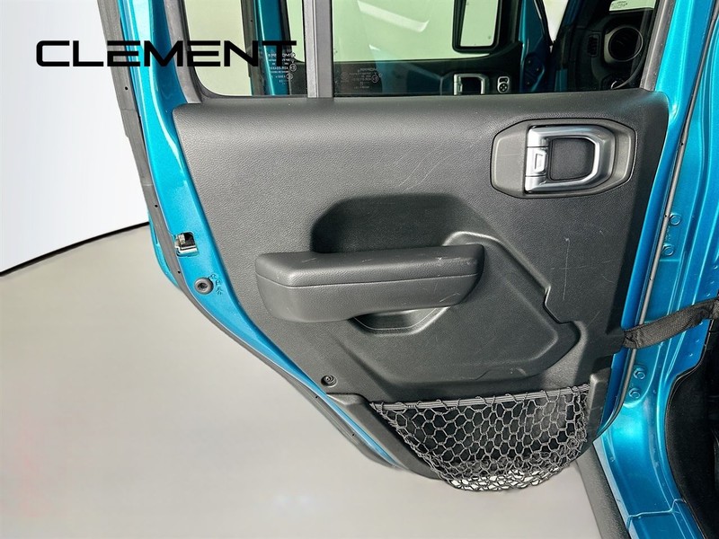 Jeep Wrangler Unlimited Vehicle Full-screen Gallery Image 30