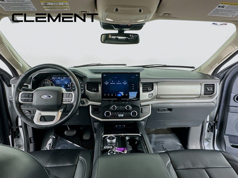 Ford Expedition Vehicle Image 12