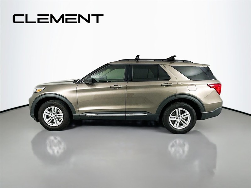 Ford Explorer Vehicle Full-screen Gallery Image 6