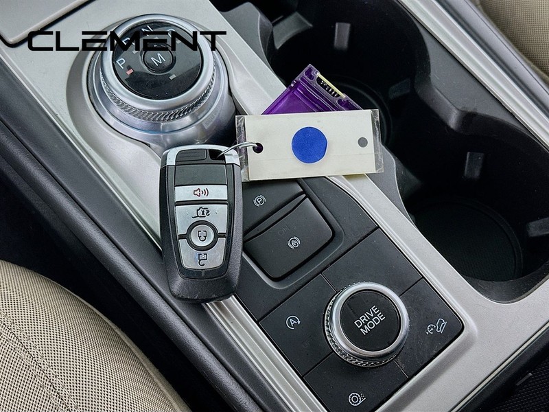 Ford Explorer Vehicle Full-screen Gallery Image 24