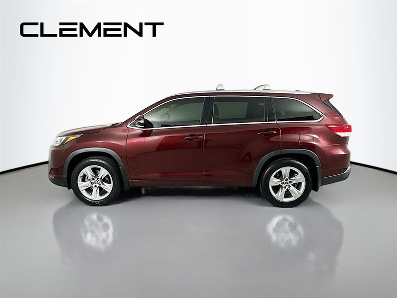 Toyota Highlander Vehicle Full-screen Gallery Image 6