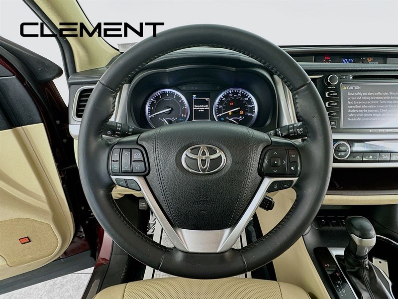 Toyota Highlander Vehicle Full-screen Gallery Image 15