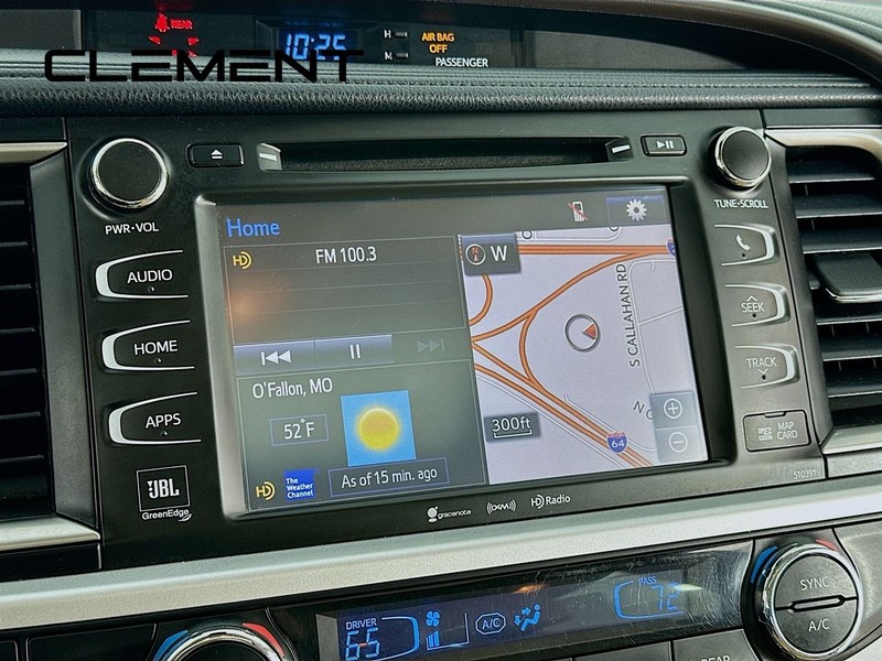 Toyota Highlander Vehicle Full-screen Gallery Image 19