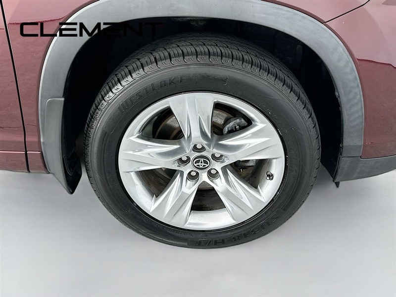 Toyota Highlander Vehicle Full-screen Gallery Image 38