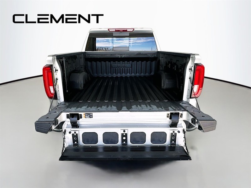 GMC Sierra 1500 Vehicle Full-screen Gallery Image 11