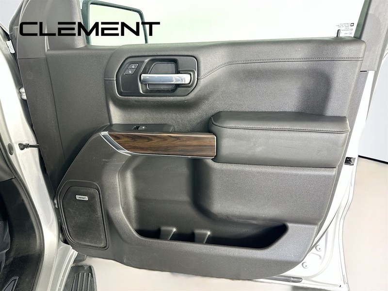 GMC Sierra 1500 Vehicle Full-screen Gallery Image 37