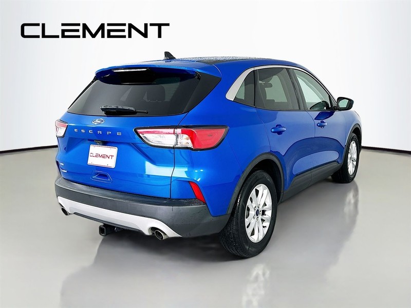 Ford Escape Vehicle Full-screen Gallery Image 7