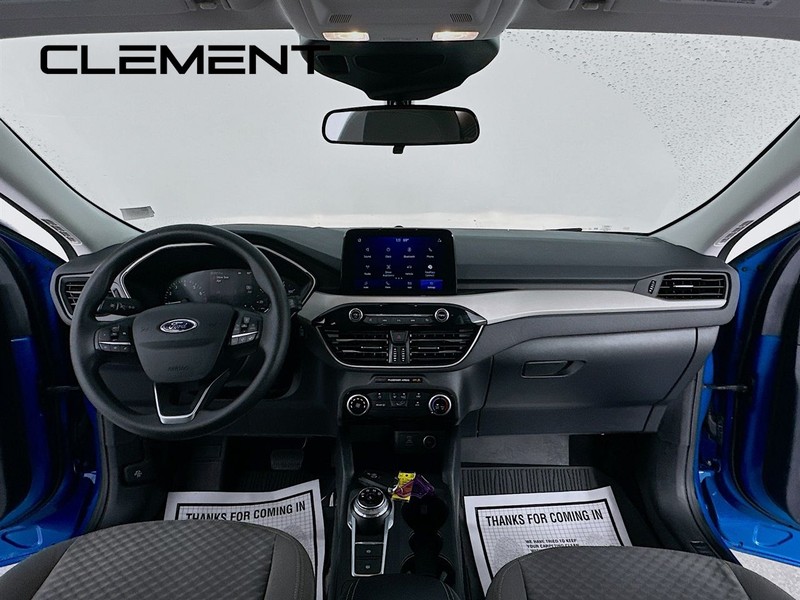 Ford Escape Vehicle Full-screen Gallery Image 12