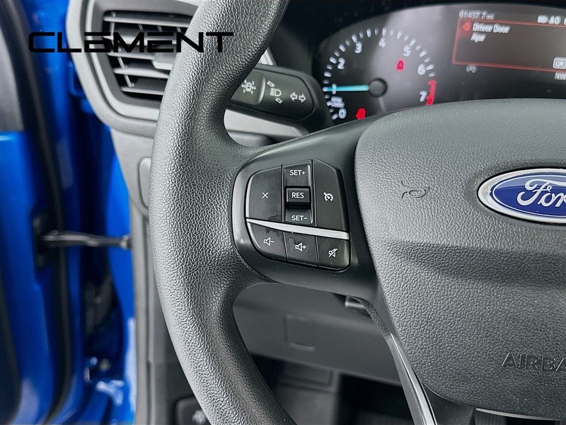 Ford Escape Vehicle Full-screen Gallery Image 16