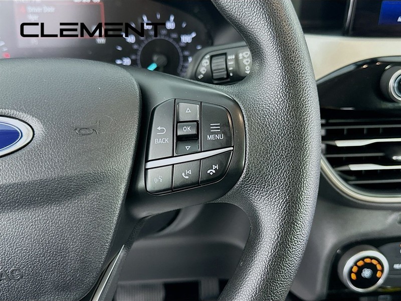 Ford Escape Vehicle Full-screen Gallery Image 17