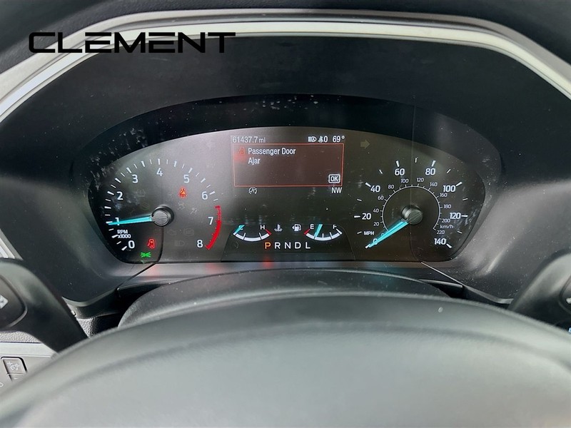 Ford Escape Vehicle Full-screen Gallery Image 18