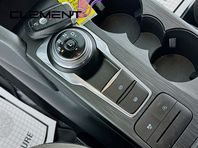 Ford Escape Vehicle Full-screen Gallery Image 23