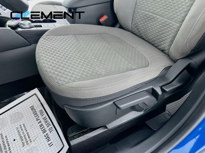 Ford Escape Vehicle Full-screen Gallery Image 27