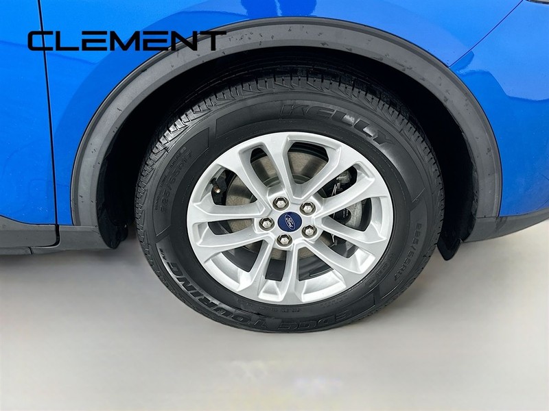 Ford Escape Vehicle Full-screen Gallery Image 34