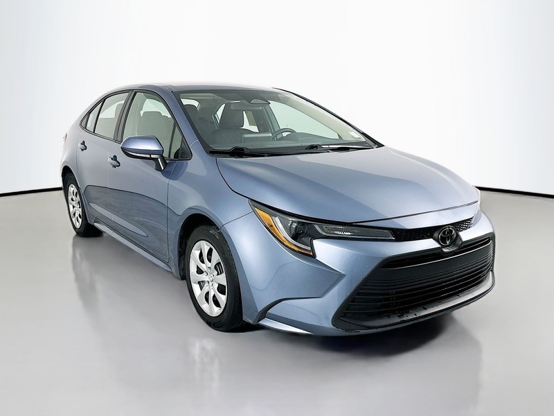 Toyota Corolla Vehicle Full-screen Gallery Image 3