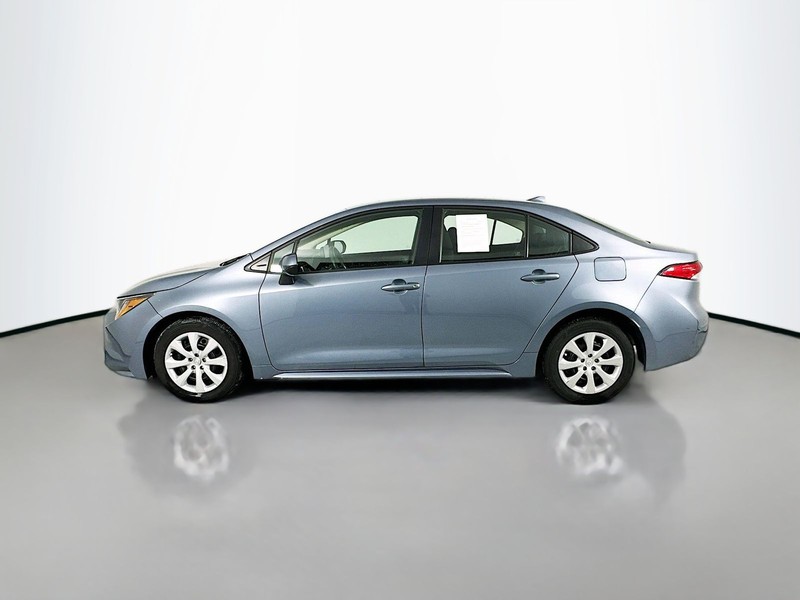 Toyota Corolla Vehicle Full-screen Gallery Image 4