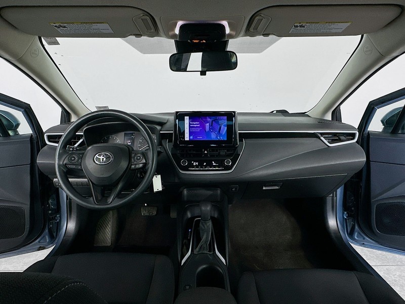Toyota Corolla Vehicle Full-screen Gallery Image 9