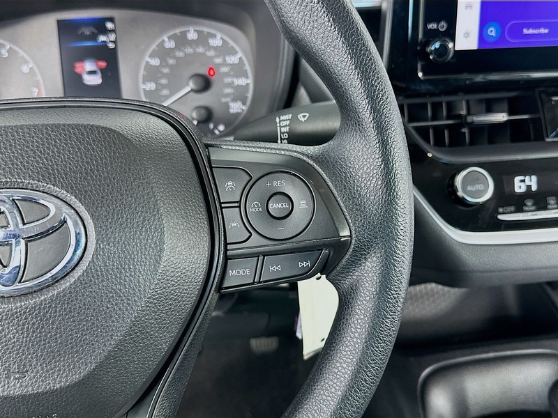 Toyota Corolla Vehicle Full-screen Gallery Image 13