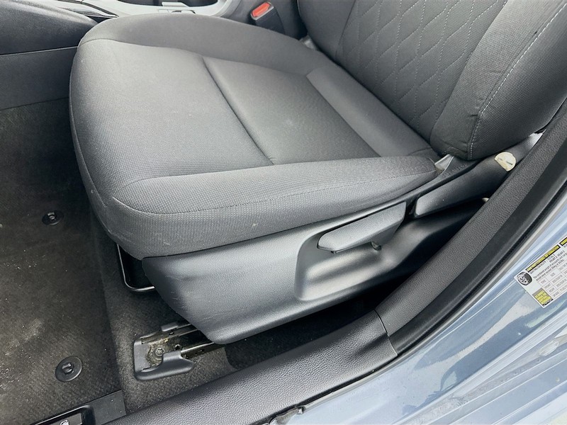 Toyota Corolla Vehicle Full-screen Gallery Image 21