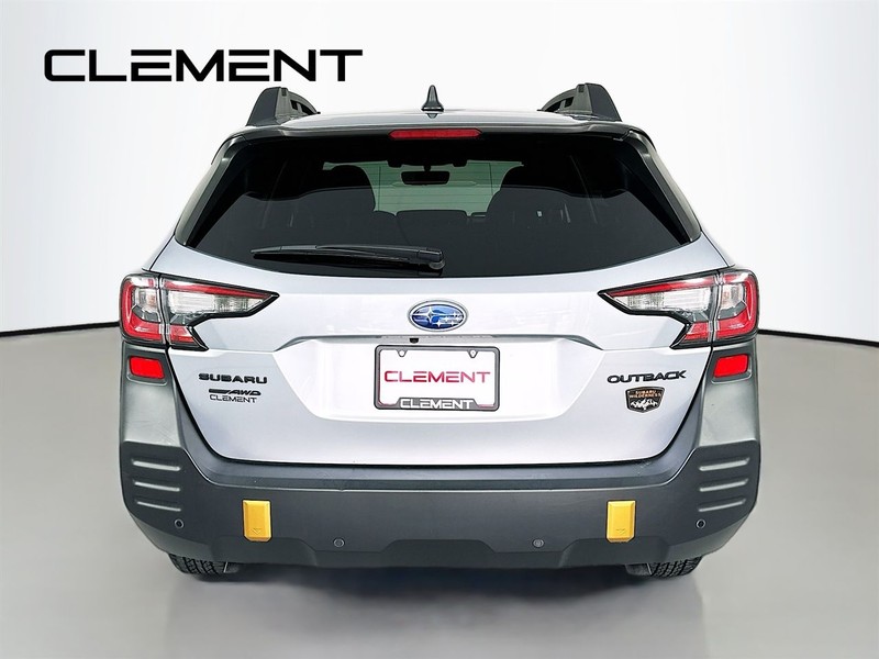 Subaru Outback Vehicle Full-screen Gallery Image 8