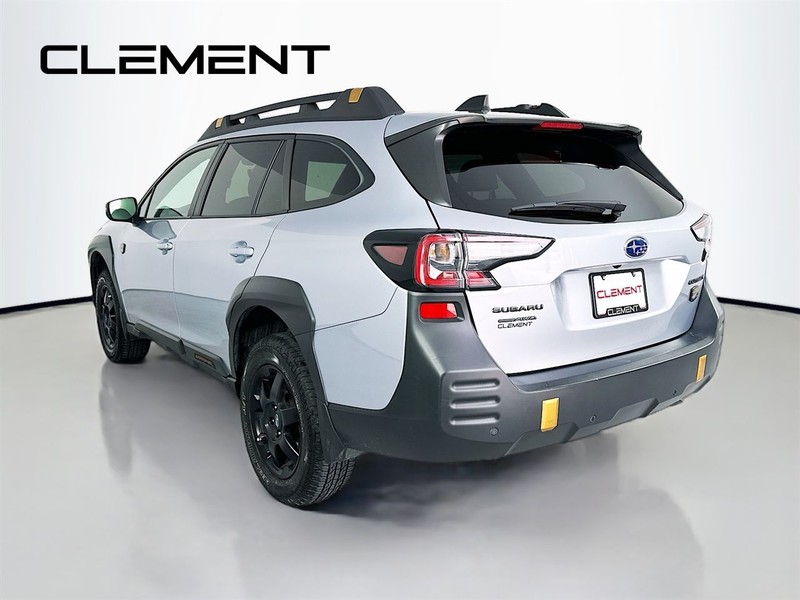 Subaru Outback Vehicle Full-screen Gallery Image 10