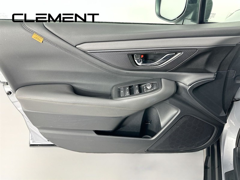 Subaru Outback Vehicle Full-screen Gallery Image 28