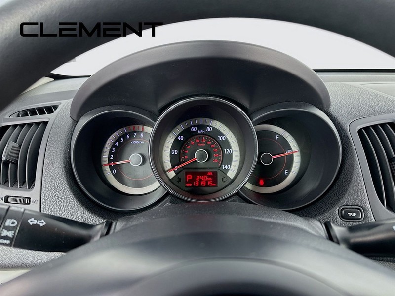 Kia Forte Vehicle Full-screen Gallery Image 18