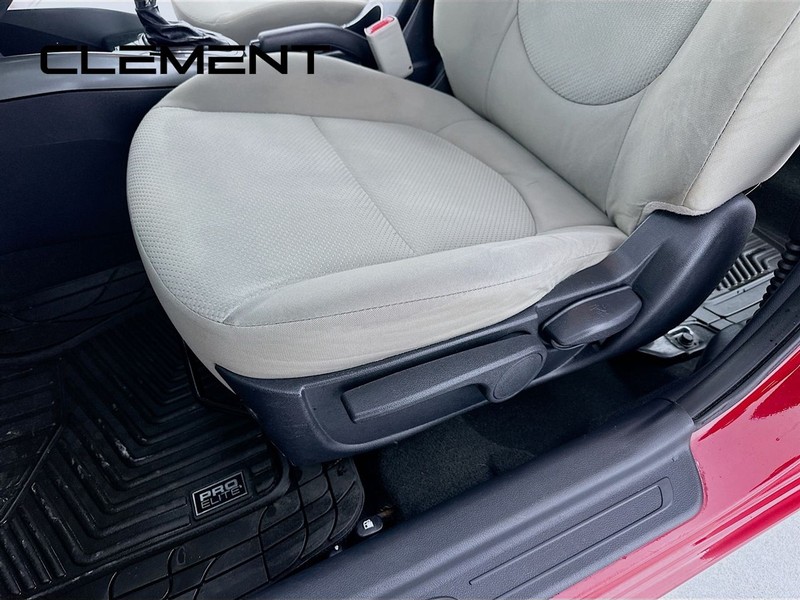 Kia Forte Vehicle Full-screen Gallery Image 26