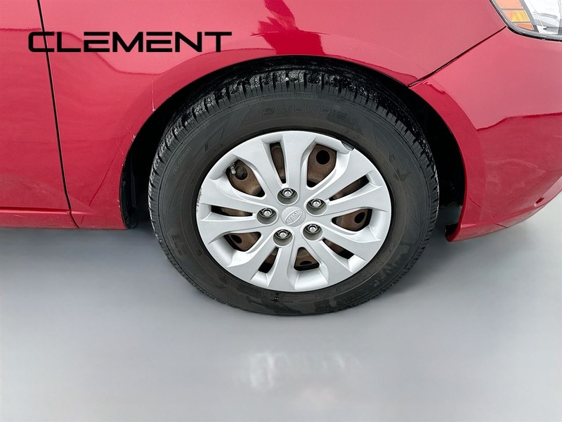 Kia Forte Vehicle Full-screen Gallery Image 33